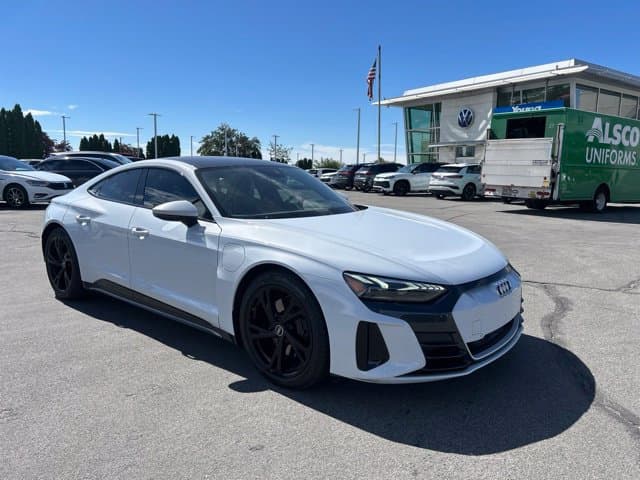 2023 Audi e-tron GT Premium Plus — photo 1 of 28