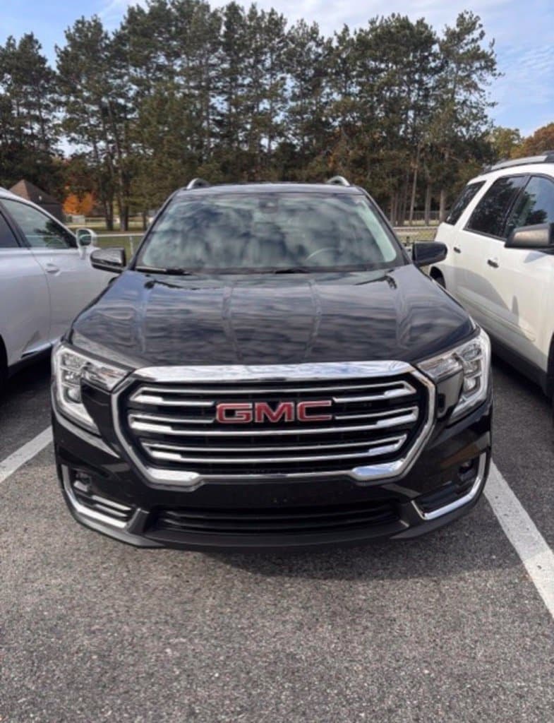 2022 GMC Terrain SLT — photo 1 of 23