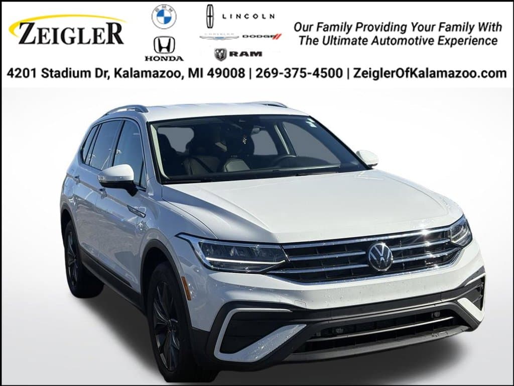 2024 Volkswagen Tiguan Base — photo 1 of 35
