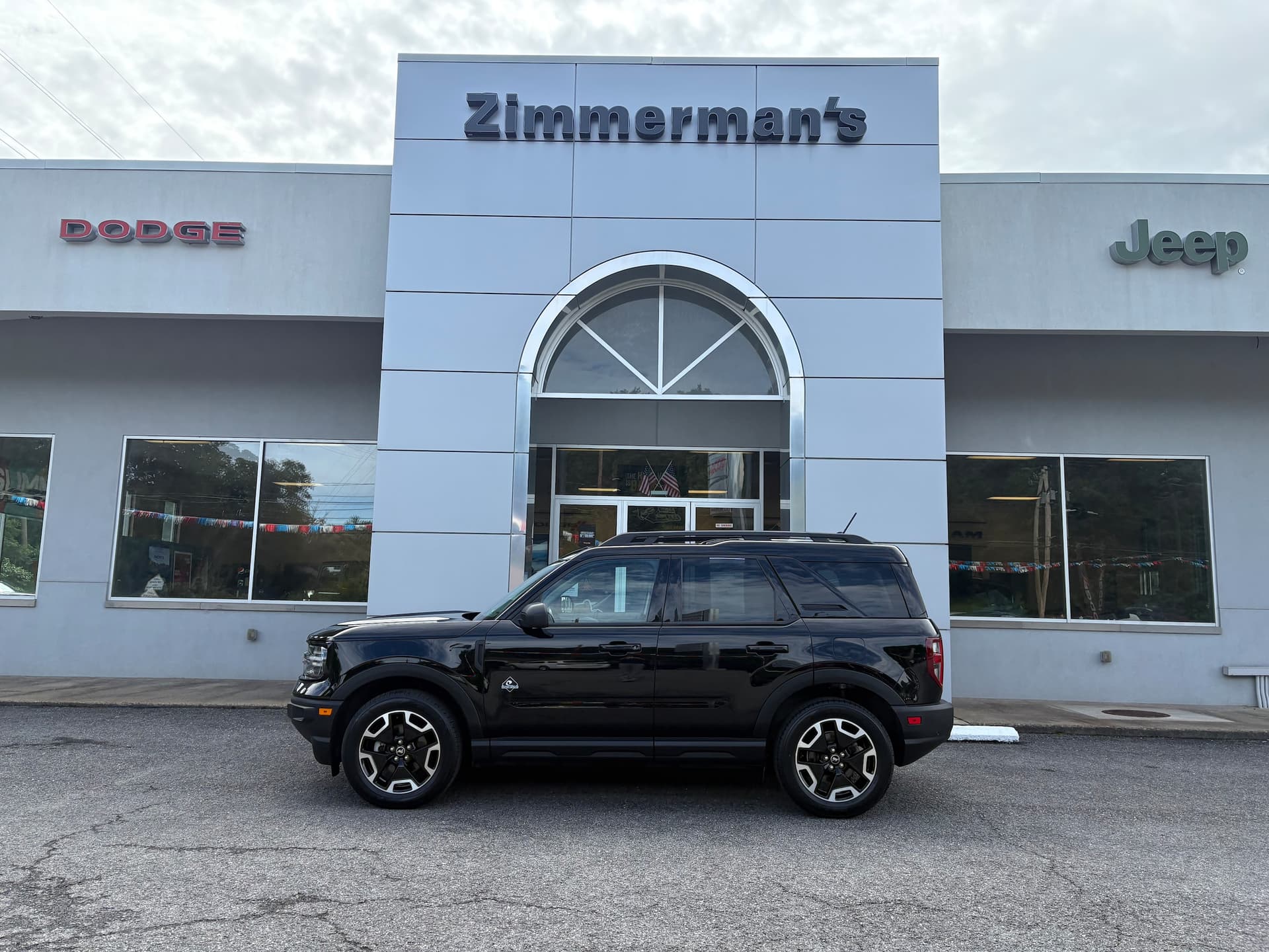 2023 Ford Bronco Sport Outer Banks — photo 1 of 30