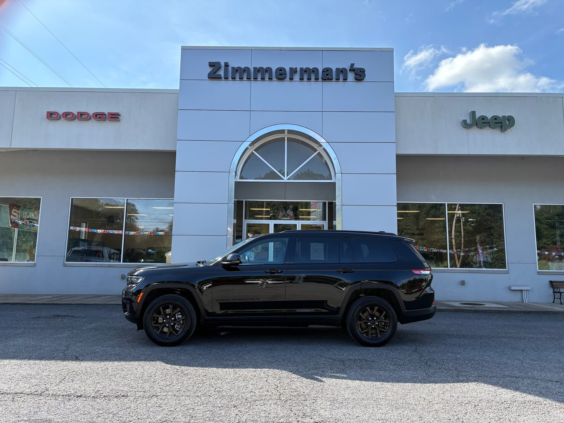 2025 Jeep Grand Cherokee L Laredo — photo 1 of 29