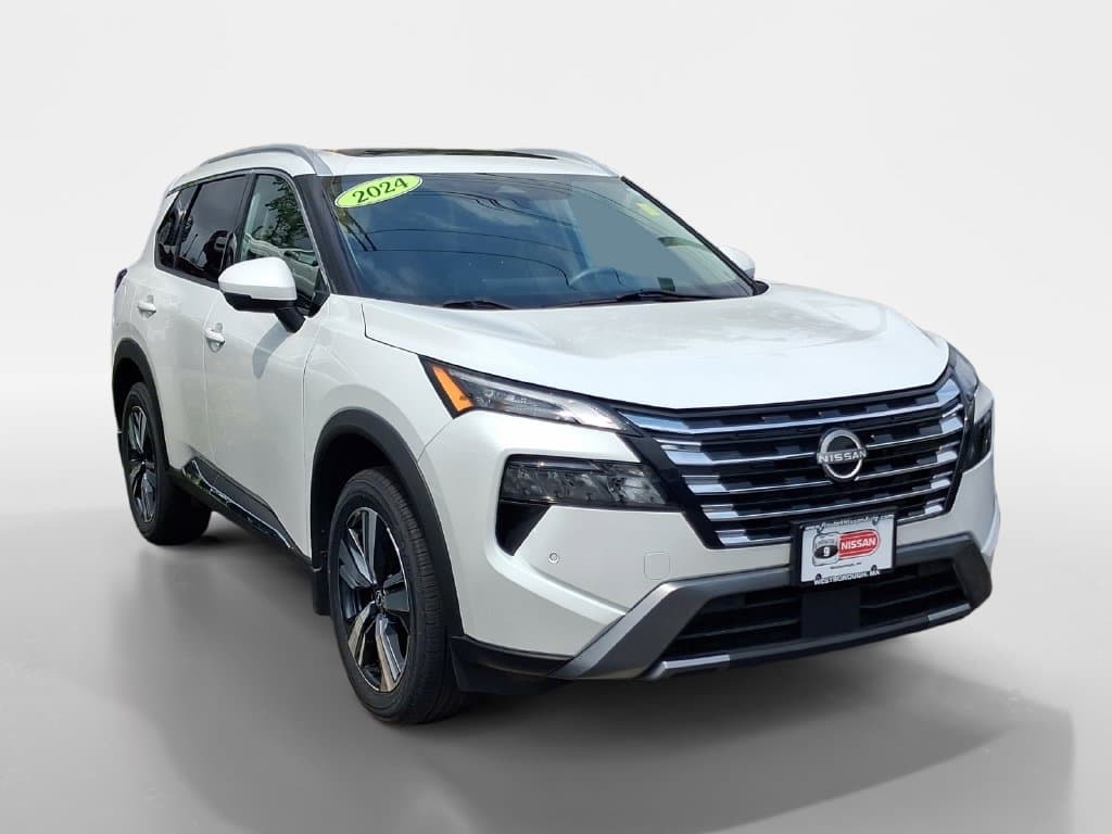 2024 Nissan Rogue SL — photo 1 of 30