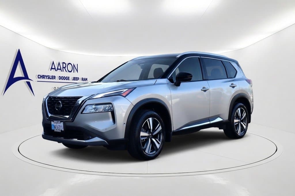2021 Nissan Rogue Platinum — photo 1 of 40