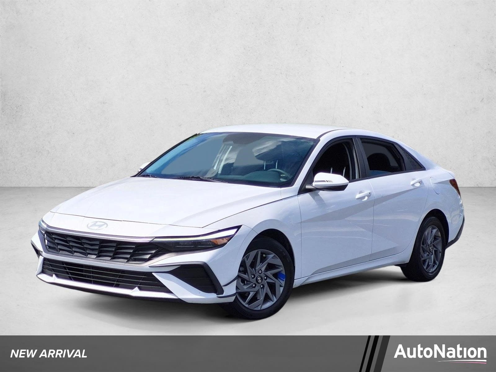 2024 Hyundai Elantra SEL — photo 1 of 23