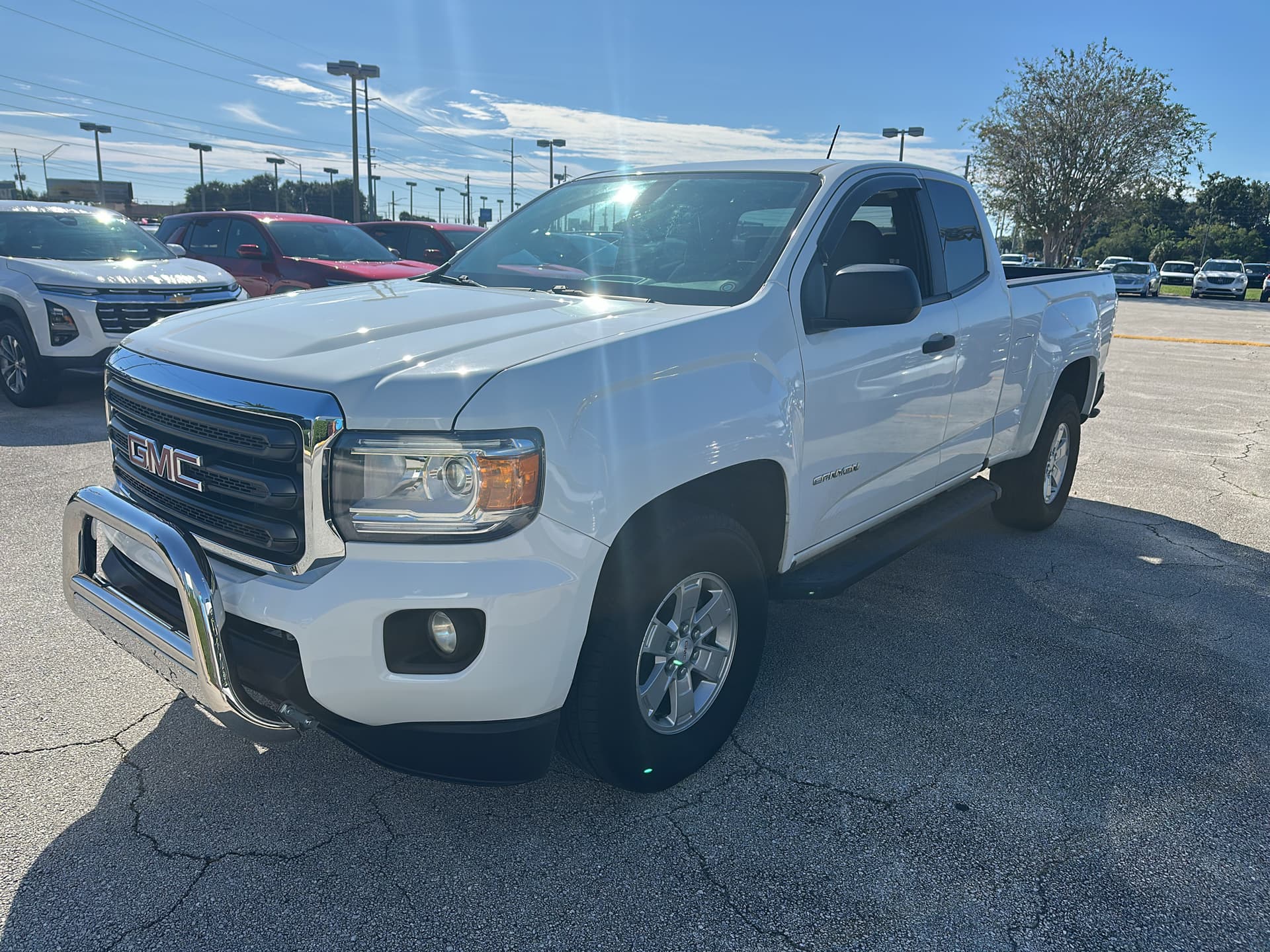 2018 GMC Canyon 2WD — photo 1 of 9