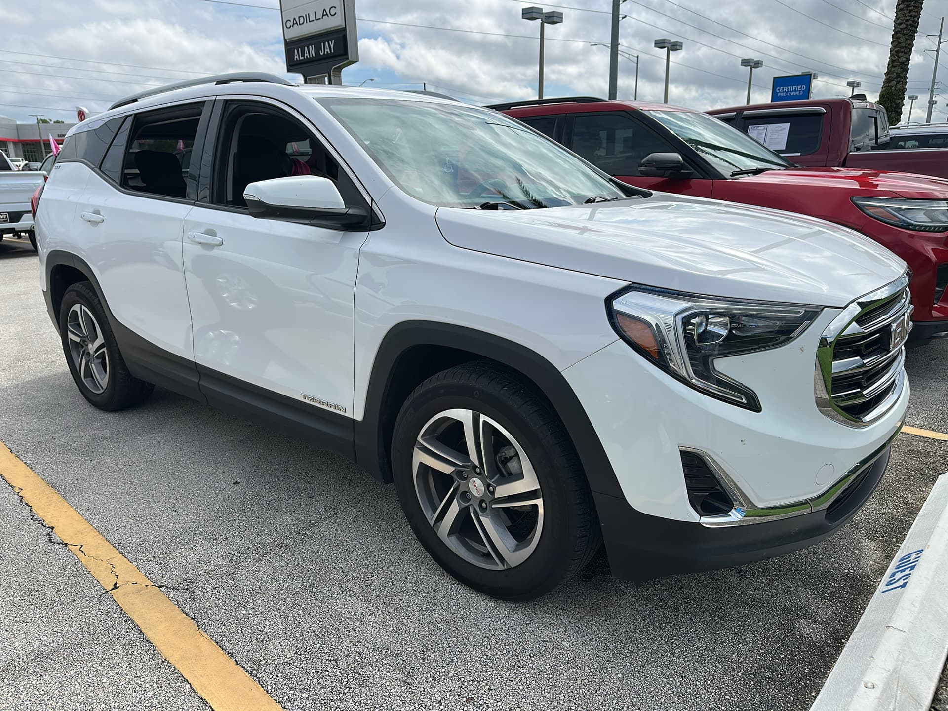 2021 GMC Terrain SLT — photo 1 of 4