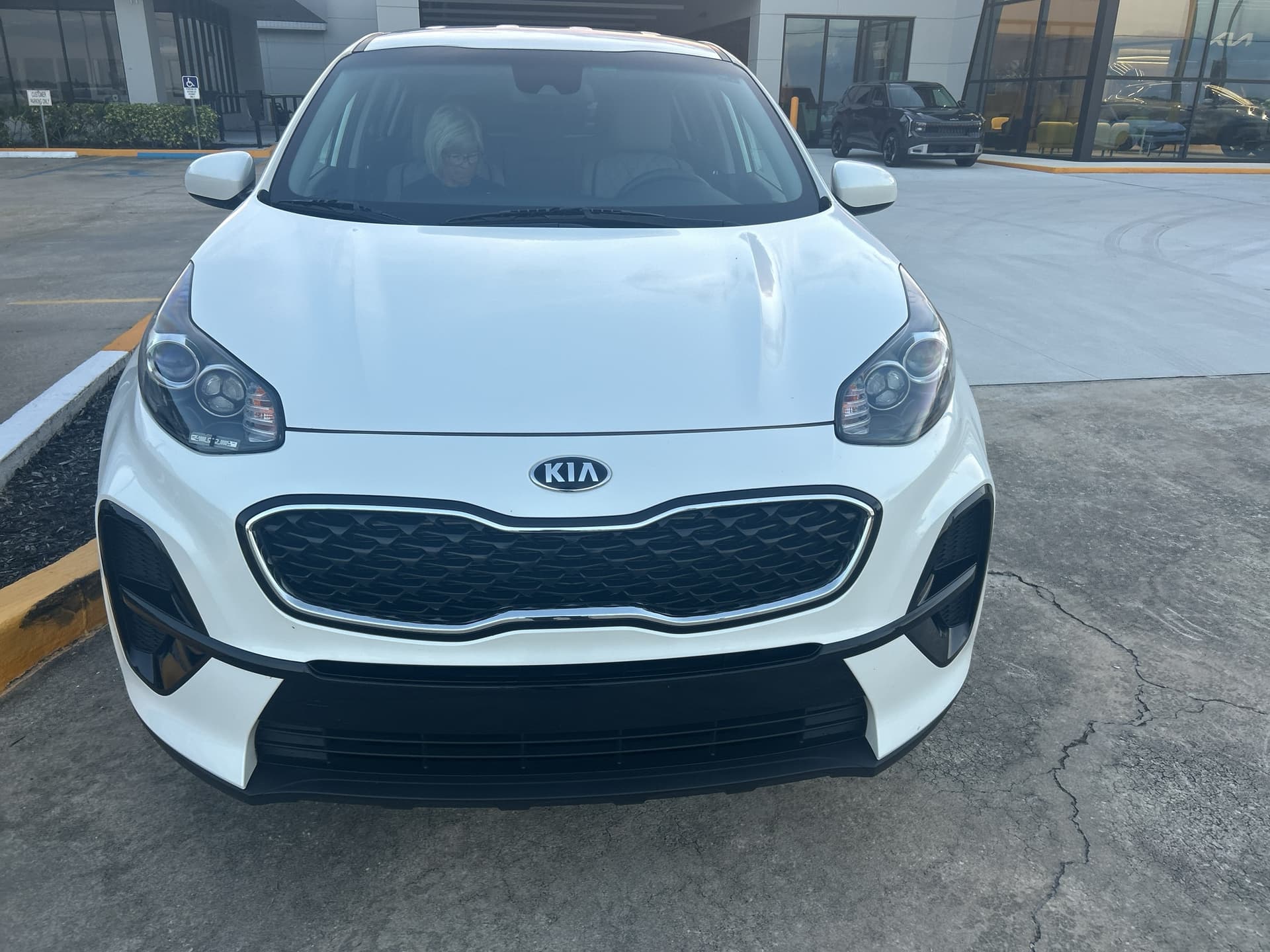 2022 Kia Sportage LX — photo 1 of 3