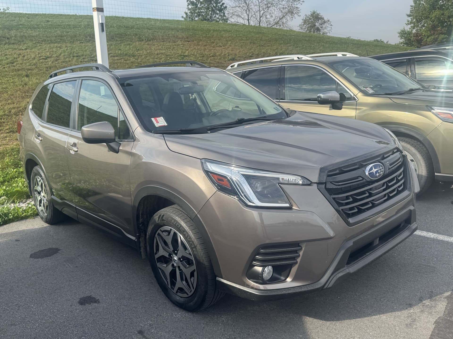 2023 Subaru Forester Premium — photo 1 of 3