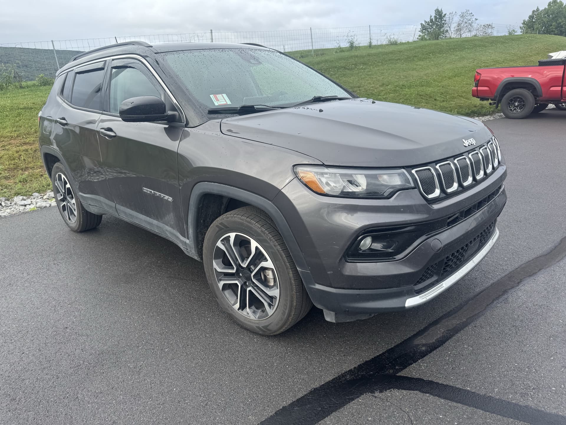 2022 Jeep Compass Limited — photo 1 of 3