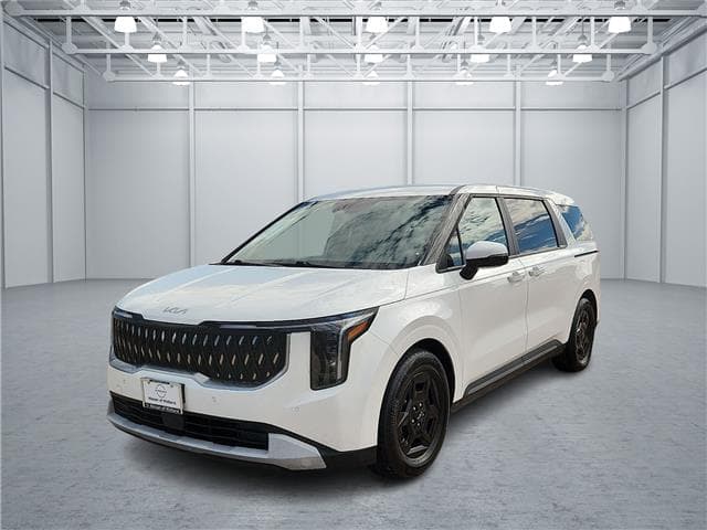 2025 Kia Carnival LXS — photo 1 of 20
