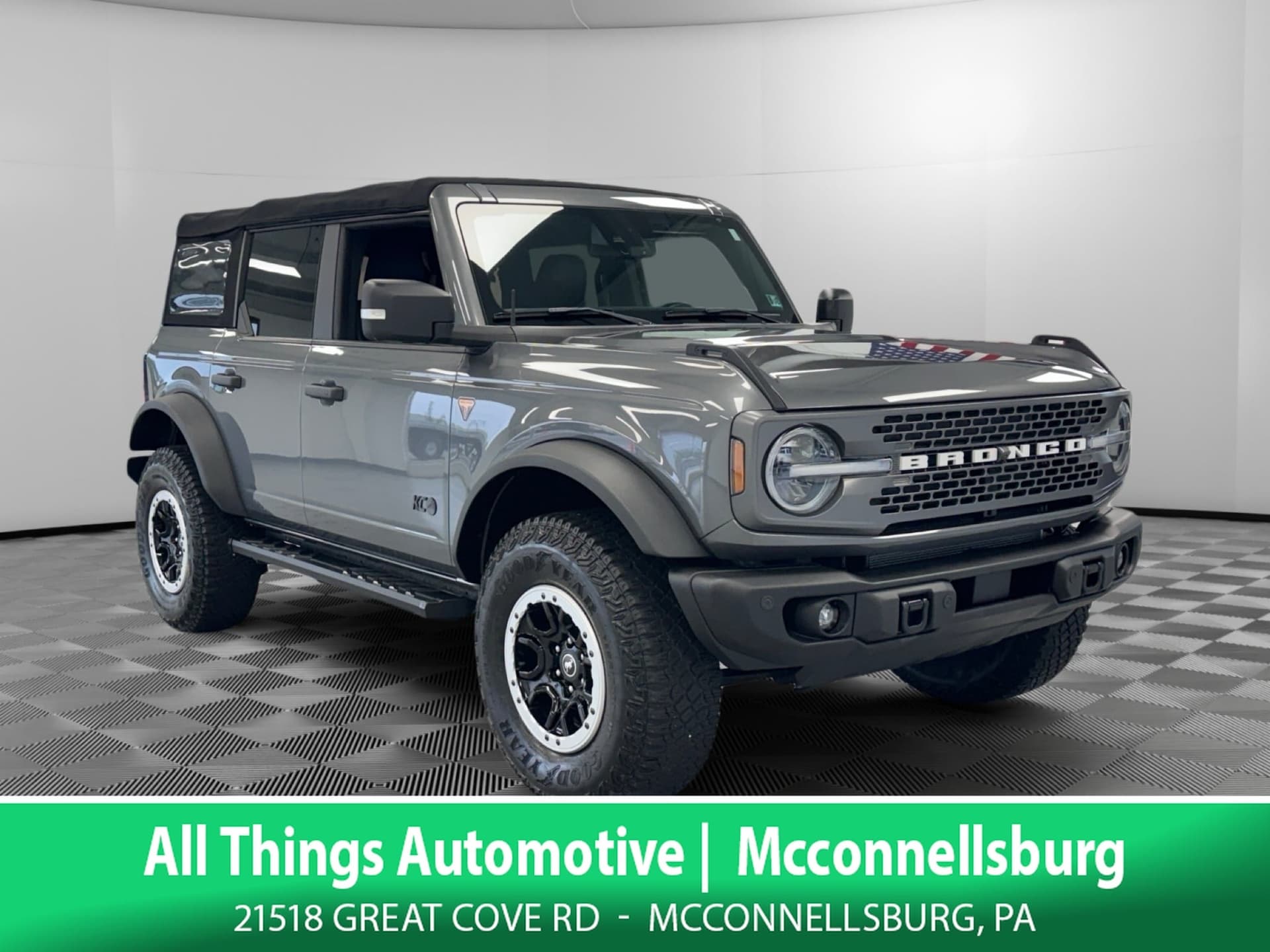 2022 Ford Bronco Base — photo 1 of 30