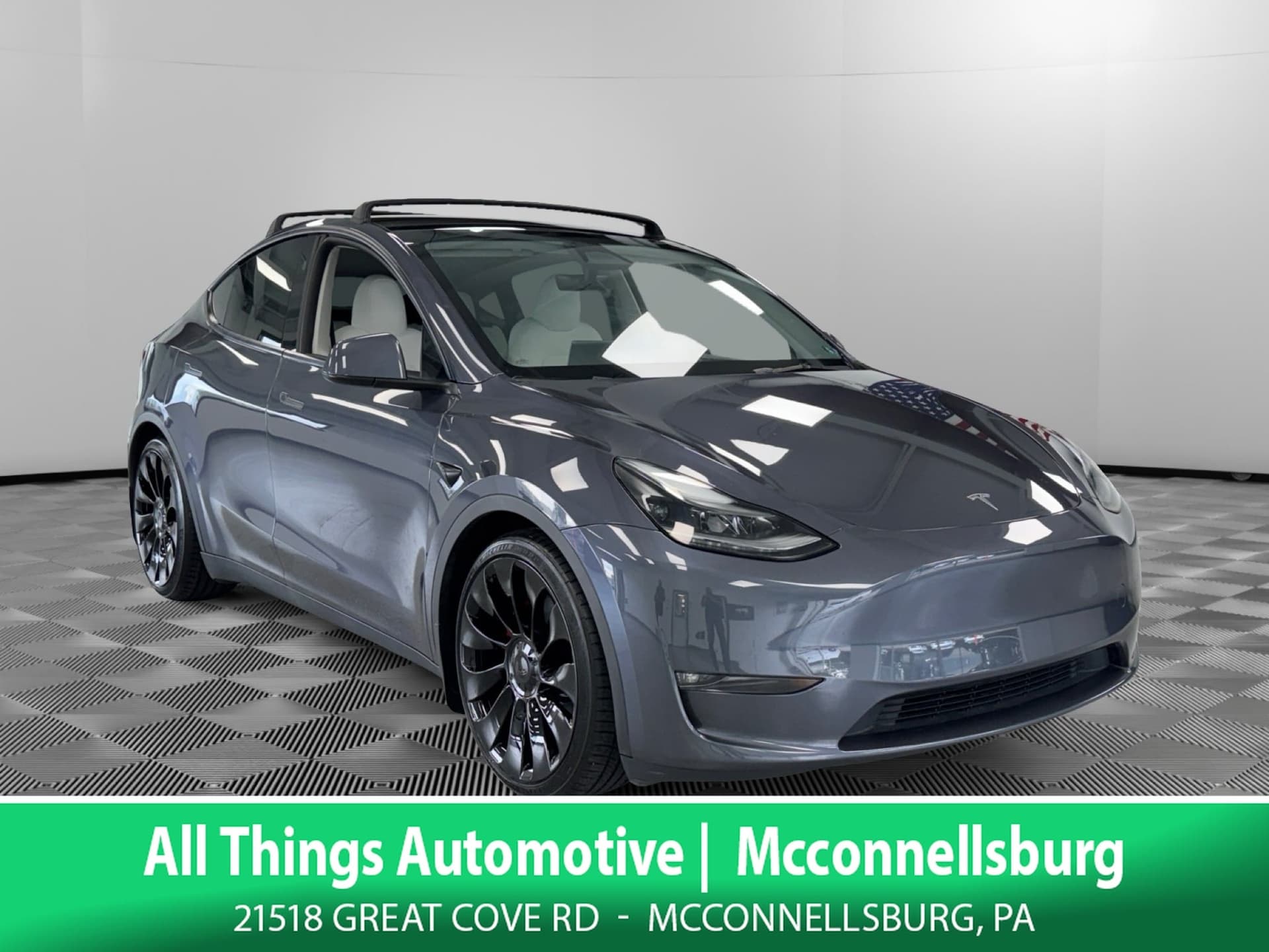 2023 Tesla Model Y Performance — photo 1 of 34