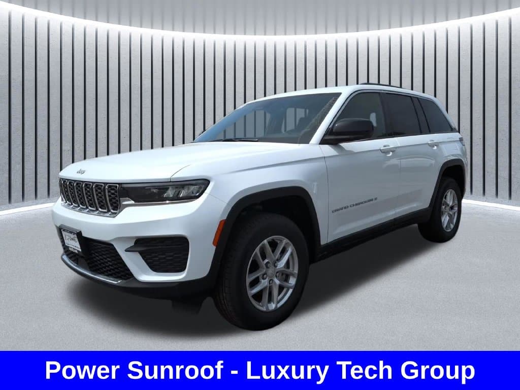 2025 Jeep Grand Cherokee Laredo X — photo 1 of 38