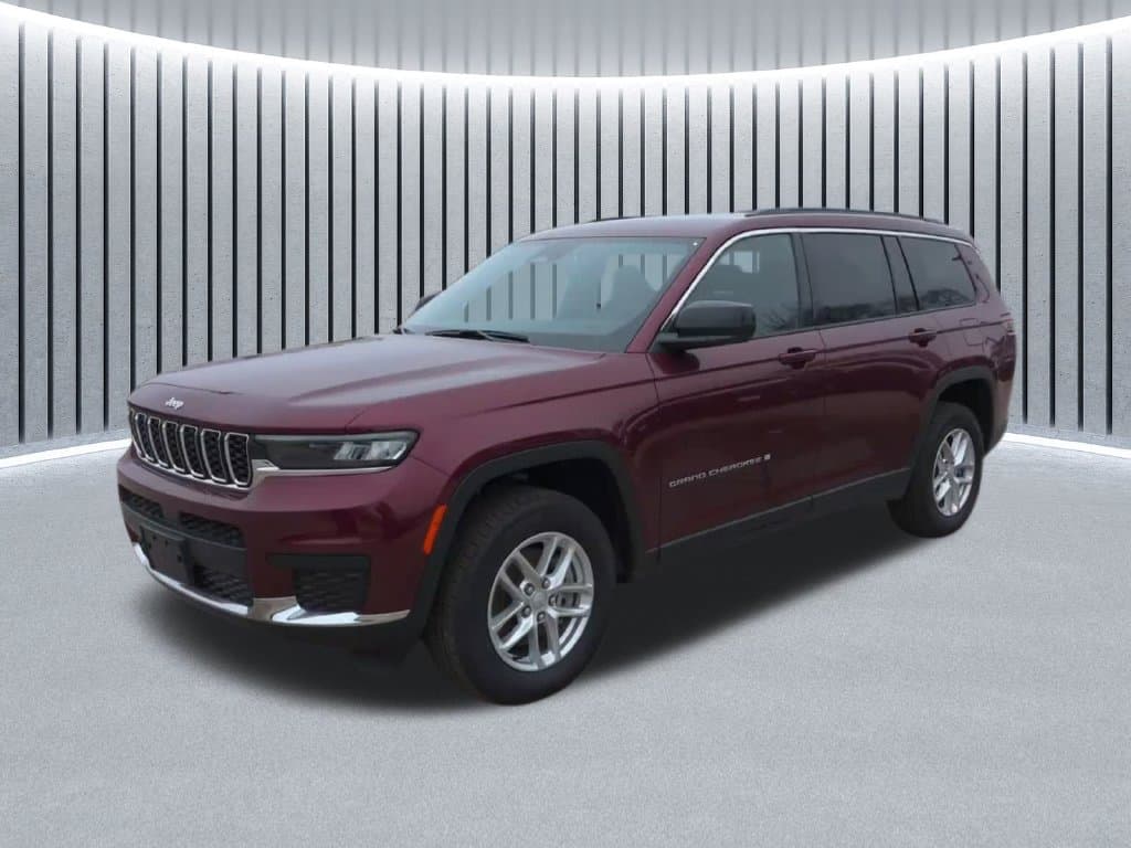 2025 Jeep Grand Cherokee L Laredo — photo 1 of 38