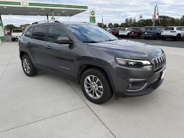 2019 Jeep Cherokee Latitude Plus — photo 1 of 30