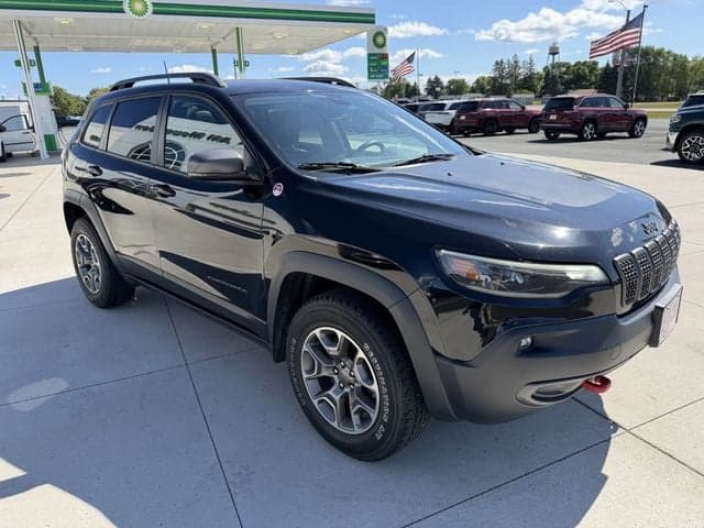 2020 Jeep Cherokee Trailhawk — photo 1 of 28