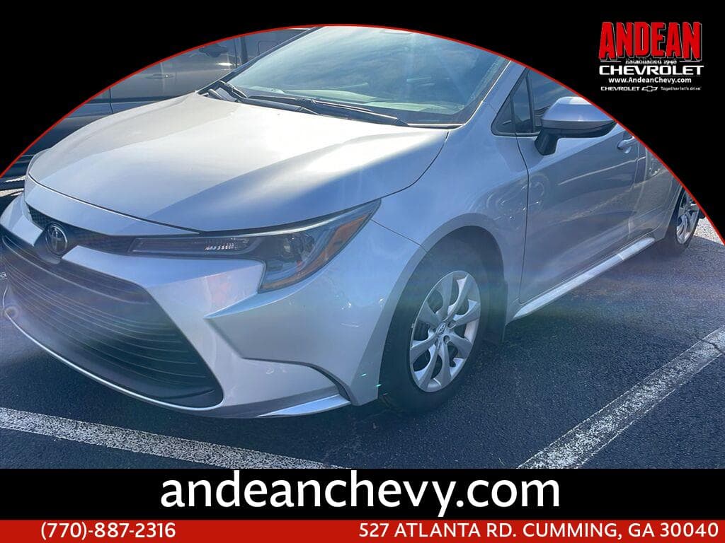 2026 Toyota Corolla LE — photo 1 of 9