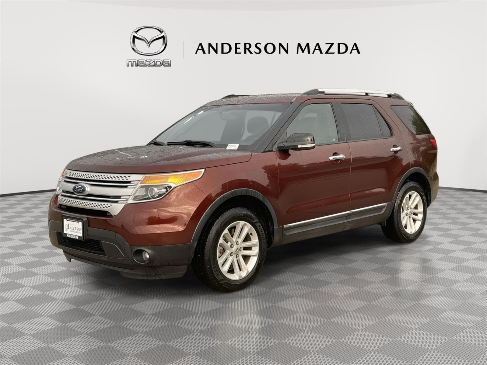 2015 Ford Explorer XLT — photo 1 of 36