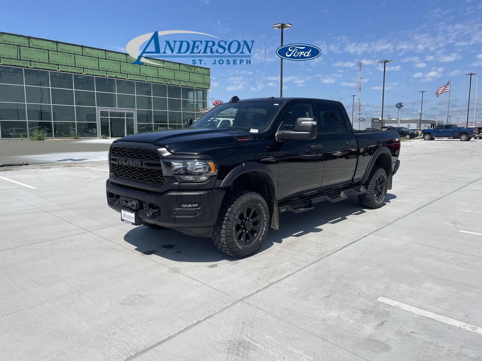 2024 RAM 2500 Tradesman — photo 1 of 17