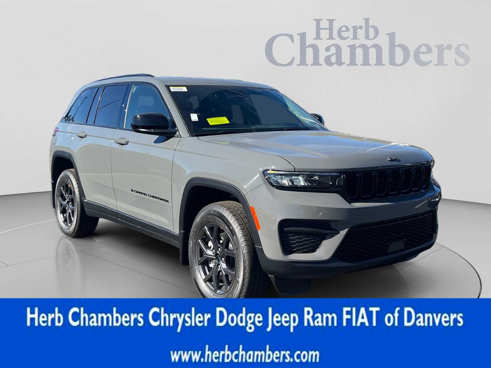 2027 Jeep Grand Cherokee Laredo X — photo 1 of 29