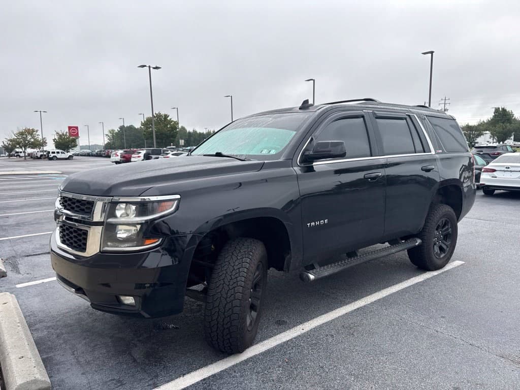 2017 Chevrolet Tahoe LT — photo 1 of 4