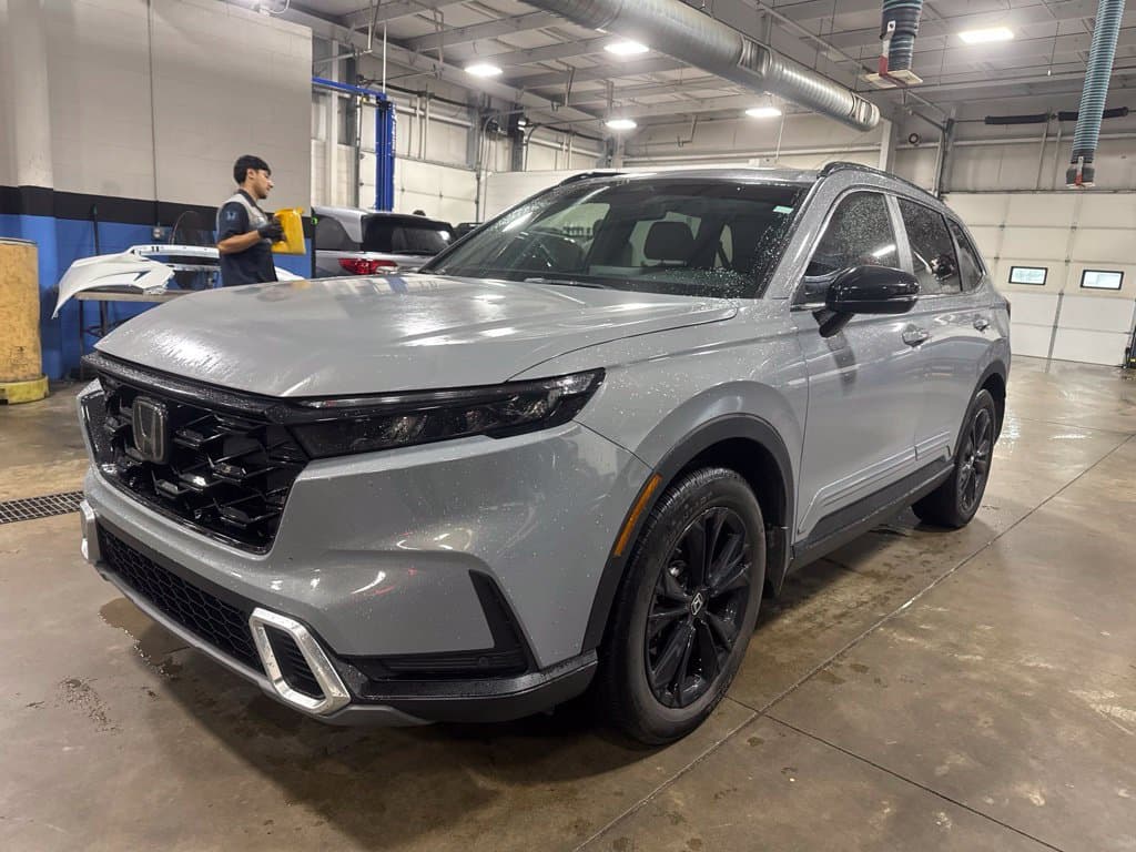 2024 Honda CR-V Hybrid Sport Touring — photo 1 of 5