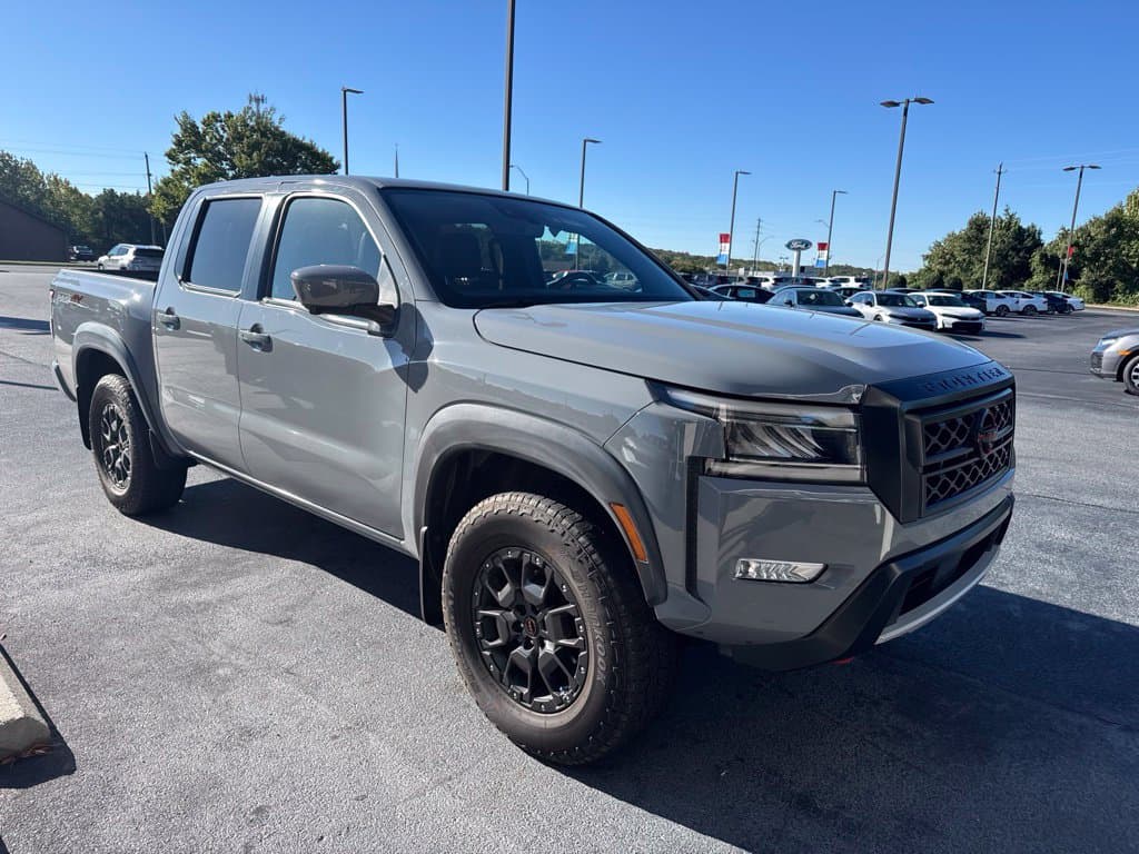 2023 Nissan Frontier Base — photo 1 of 6