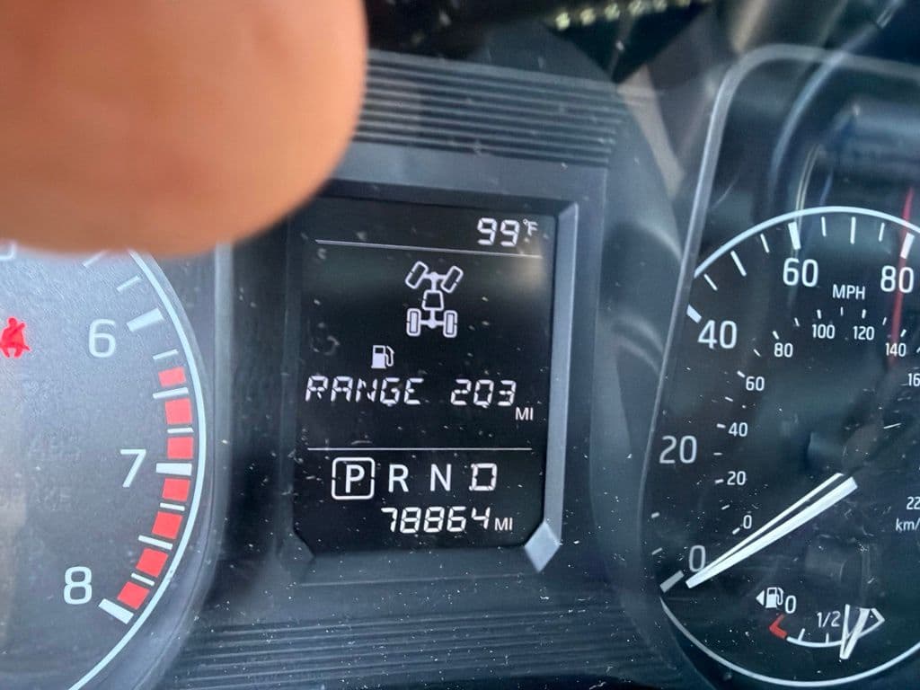 2017 Nissan Titan S — photo 1 of 6