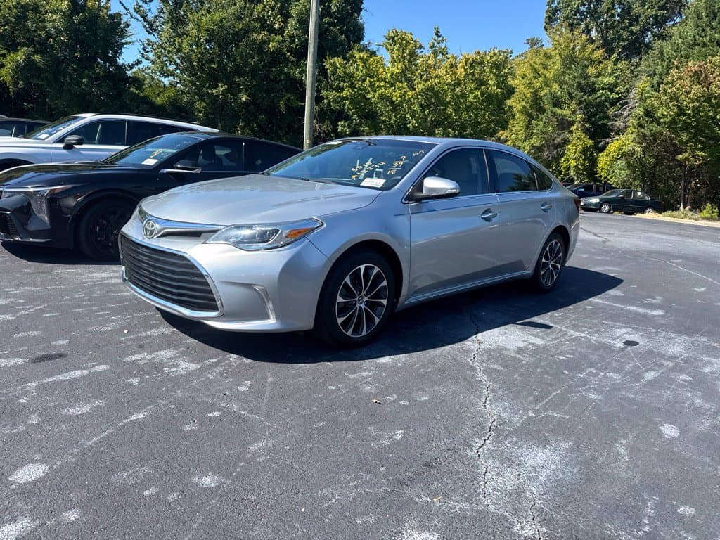 2018 Toyota Avalon XLE Premium — photo 1 of 5