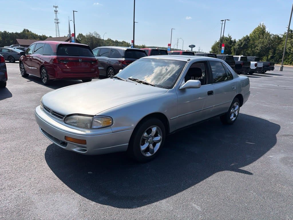 1996 Toyota Camry Base — photo 1 of 5