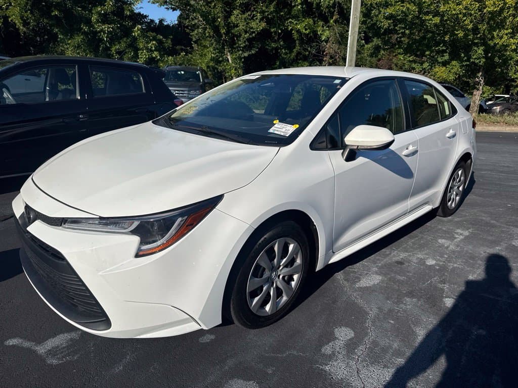 2023 Toyota Corolla LE — photo 1 of 5
