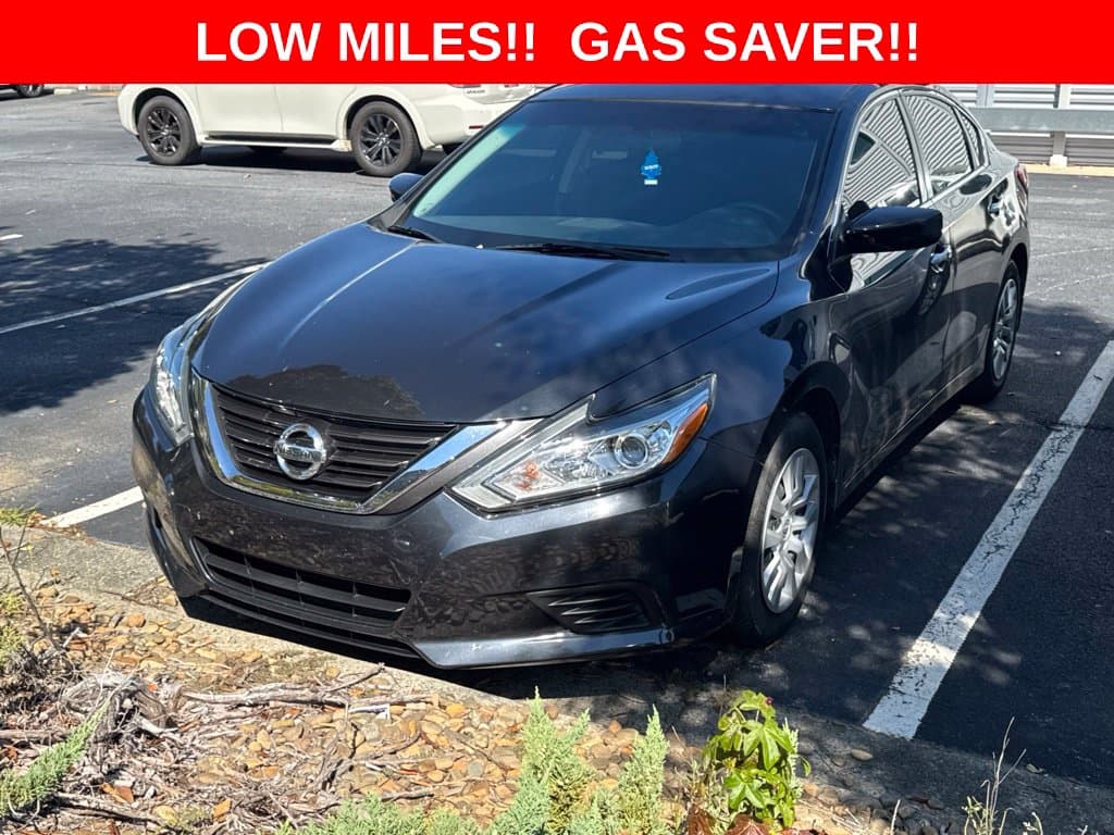 2016 Nissan Altima 2.5 S — photo 1 of 2
