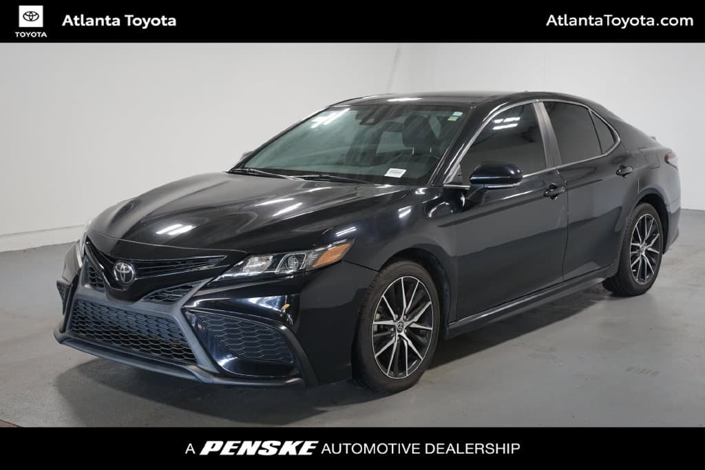 2022 Toyota Camry SE — photo 1 of 7