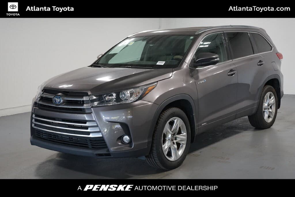 2017 Toyota Highlander Base — photo 1 of 7