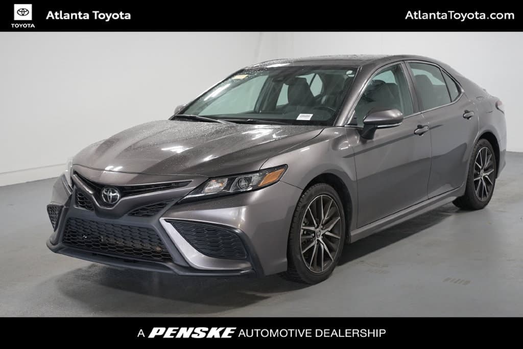 2024 Toyota Camry SE — photo 1 of 7