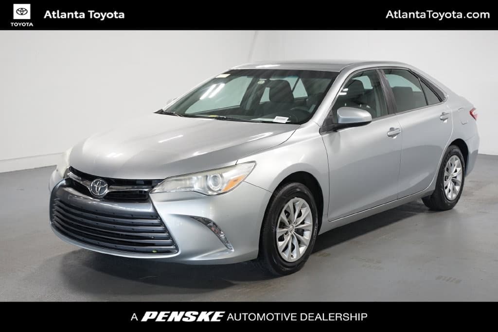 2017 Toyota Camry LE — photo 1 of 7