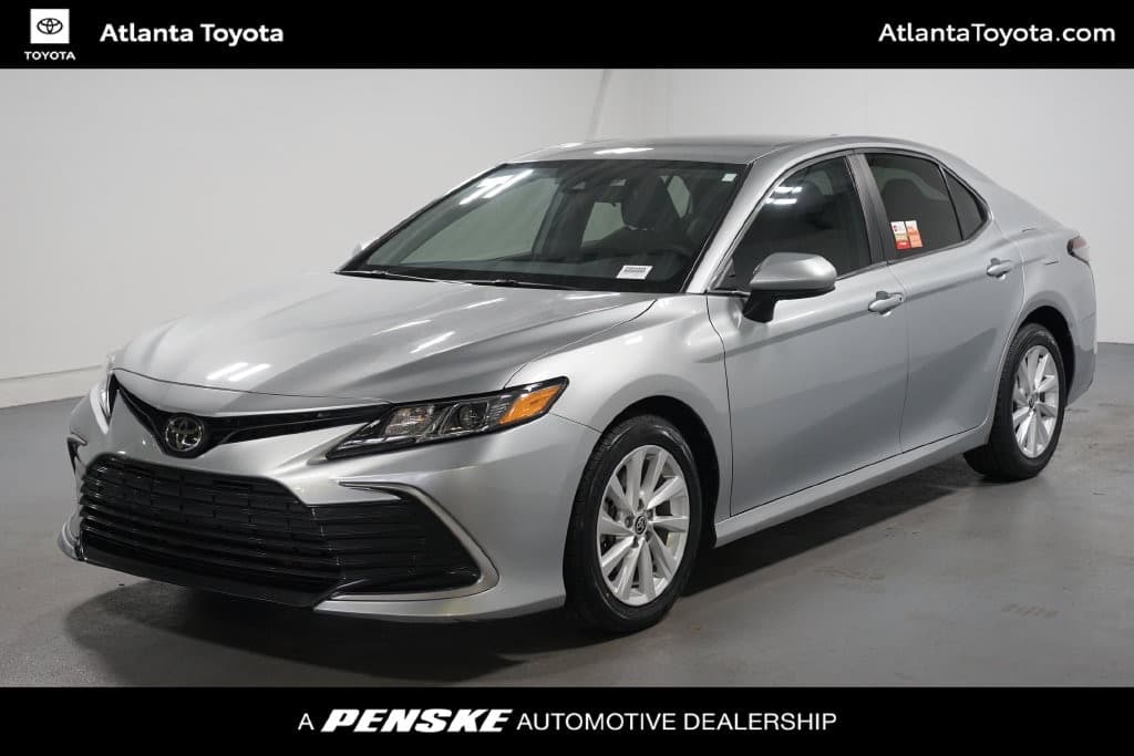 2021 Toyota Camry LE — photo 1 of 30
