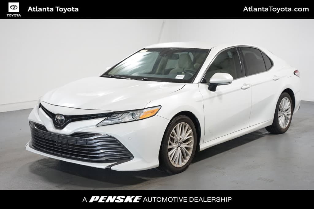 2018 Toyota Camry XLE — photo 1 of 7