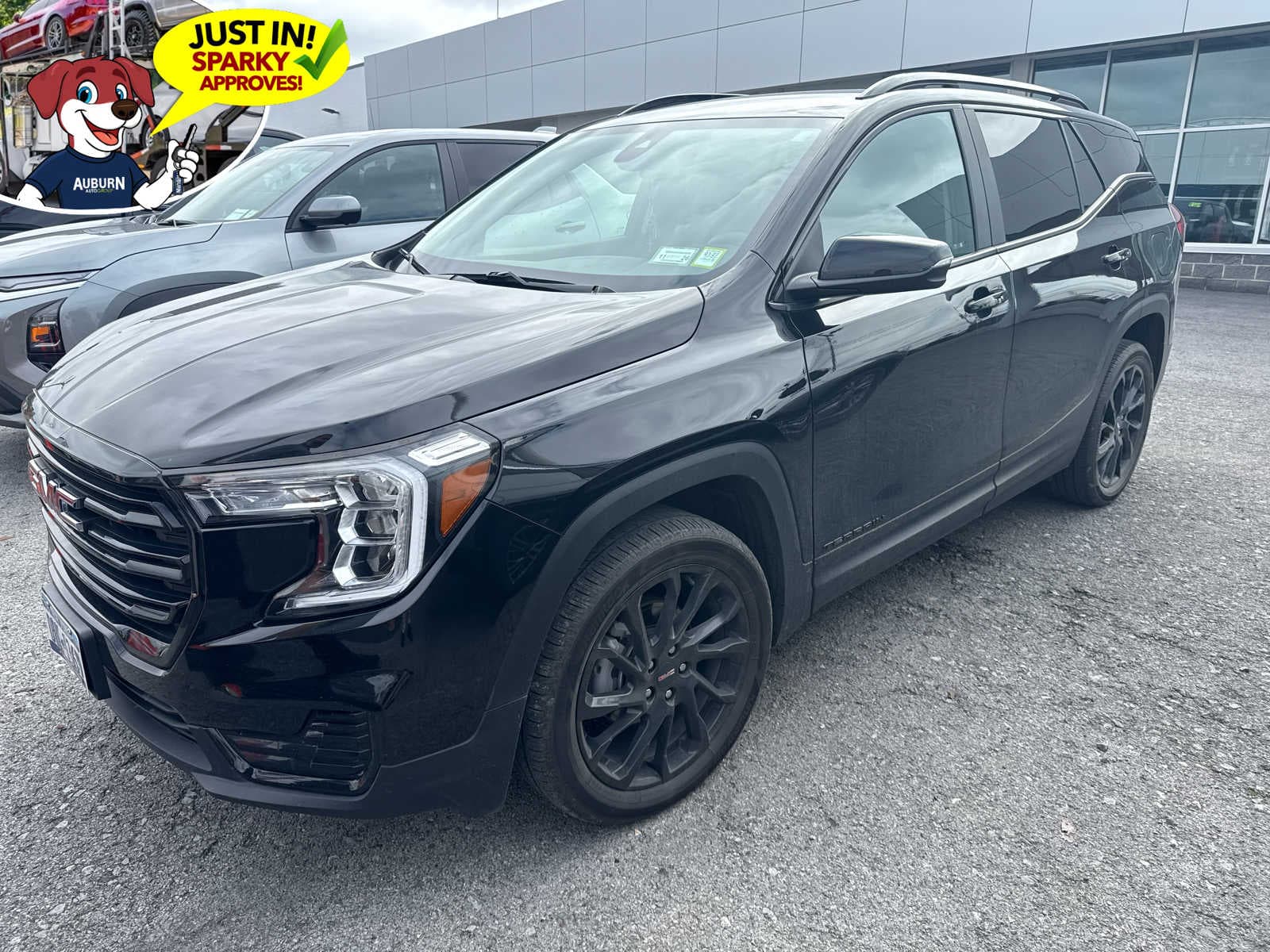 2024 GMC Terrain SLE — photo 1 of 7