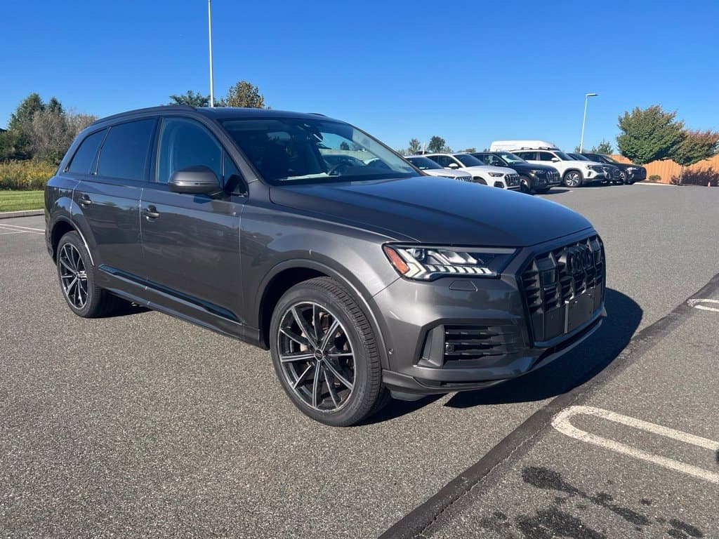 2023 Audi Q7 Base — photo 1 of 10