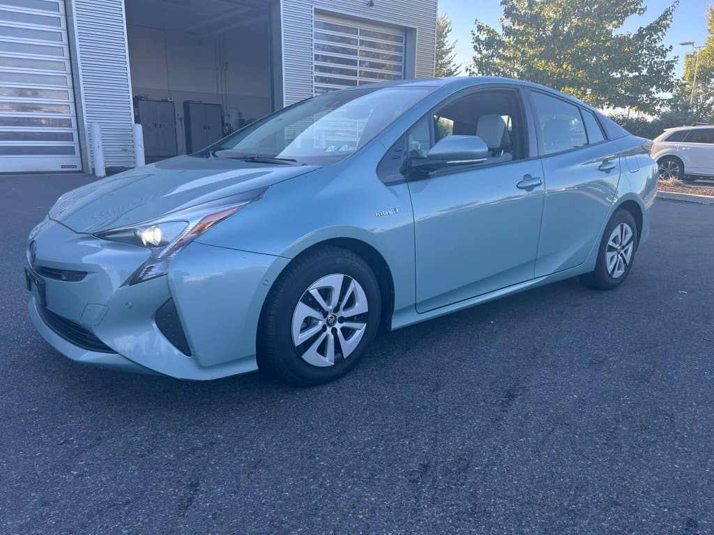 2018 Toyota Prius Four — photo 1 of 14