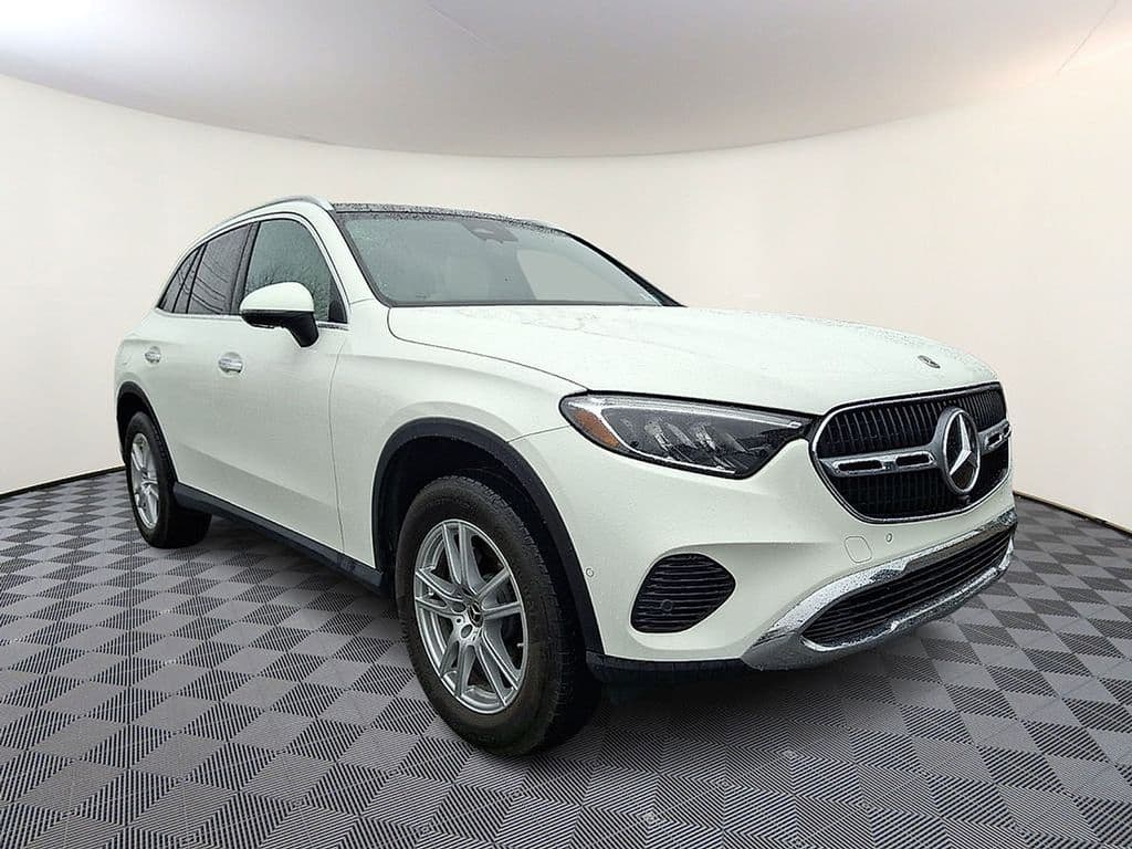 2023 Mercedes-Benz GLC GLC 300 — photo 1 of 31