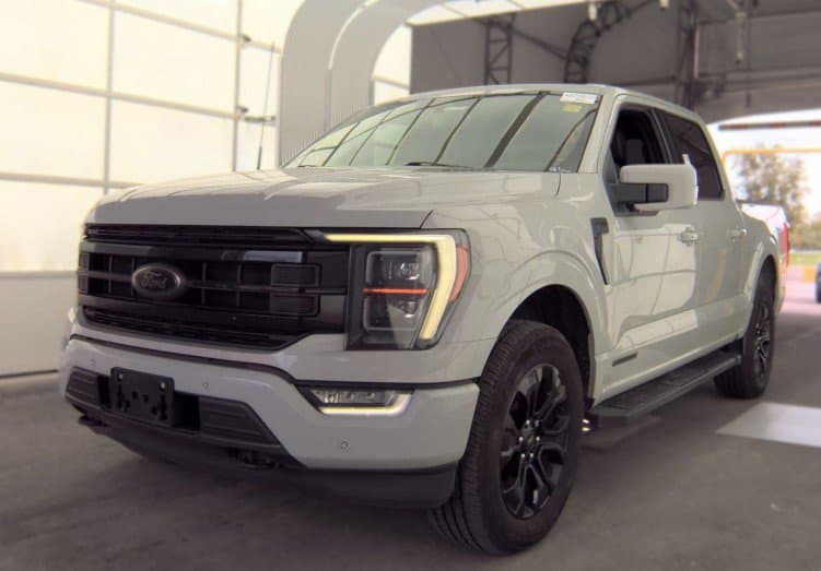 2023 Ford F-150 LARIAT — photo 1 of 14