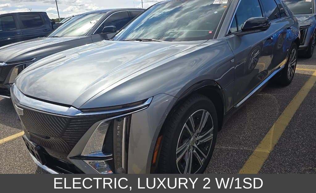 2024 Cadillac LYRIQ Luxury — photo 1 of 9