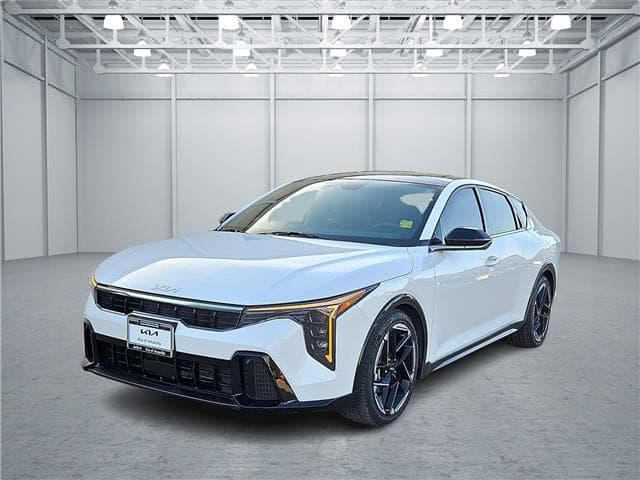 2025 Kia K4 GT-Line — photo 1 of 20