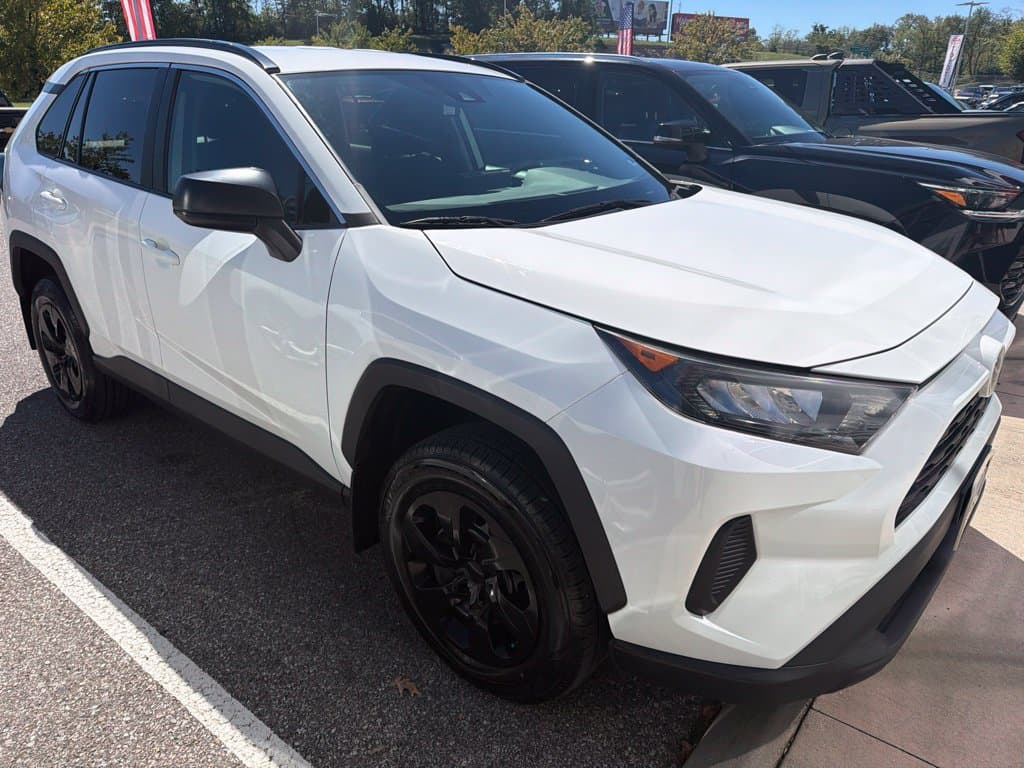 2021 Toyota RAV4 LE — photo 1 of 5