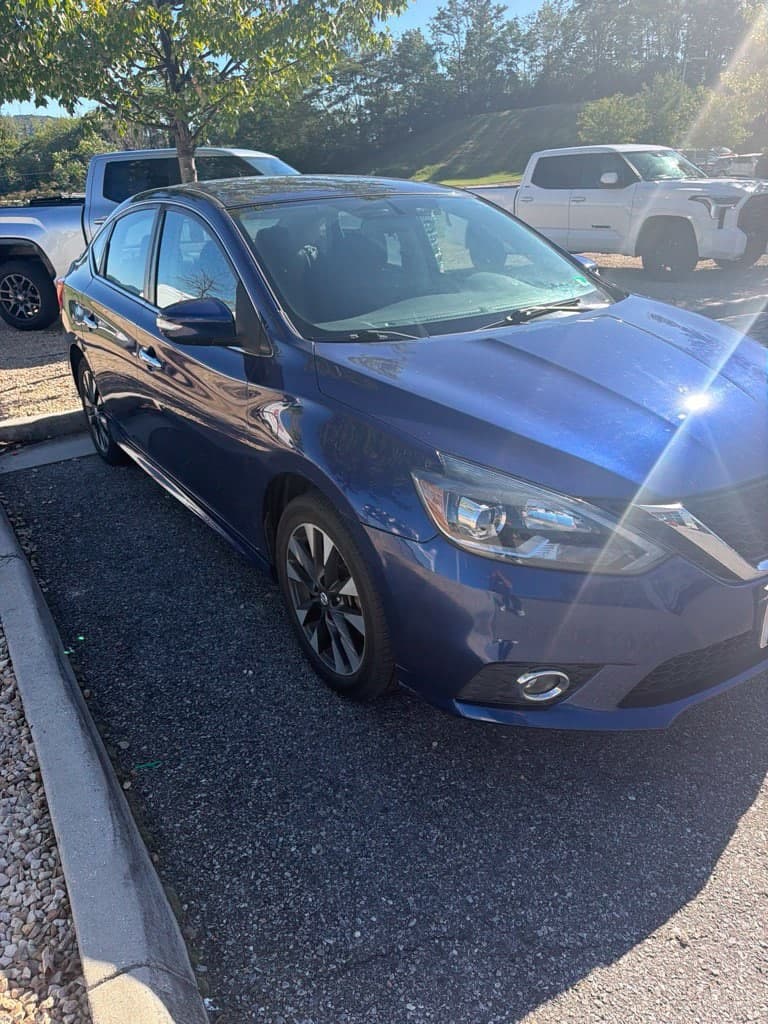 2019 Nissan Sentra SR — photo 1 of 9