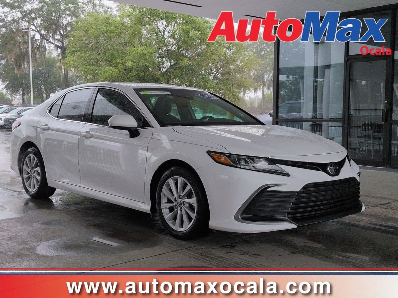 2022 Toyota Camry LE — photo 1 of 24