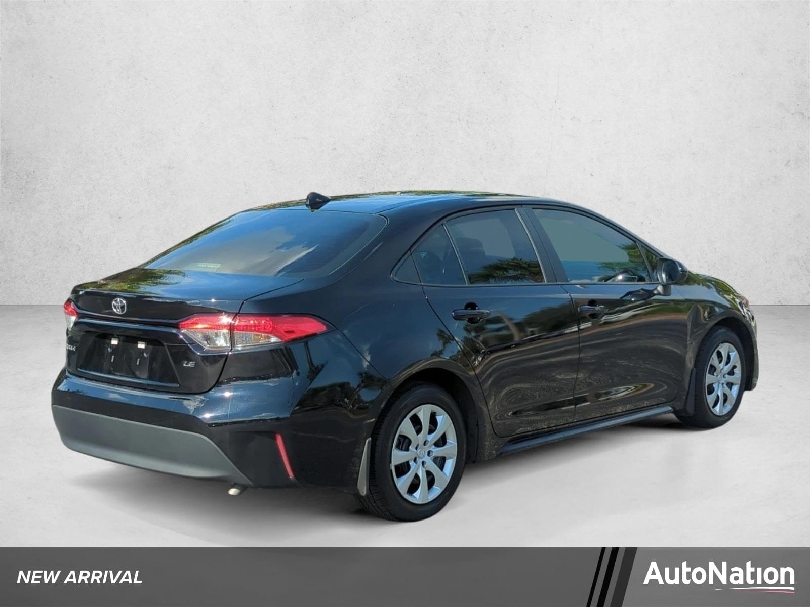 2025 Toyota Corolla LE — photo 1 of 18