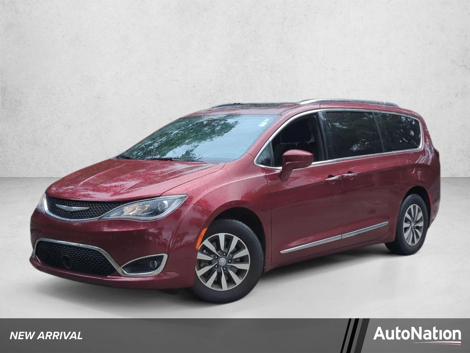 2020 Chrysler Pacifica Touring L Plus — photo 1 of 15